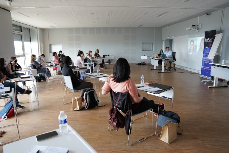 En trois mois, elles se forment pour être Data Analyst